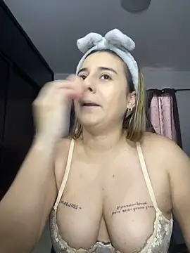 Snapshot of Lana_Herondale chatting on 09/22/25, 08:33 Lana Herondale online show from 09/22/25, 08:33