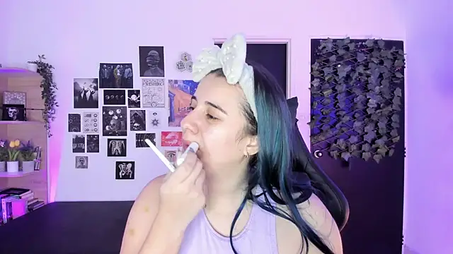 Lana Herondale online show from 12/18/25, 09:15