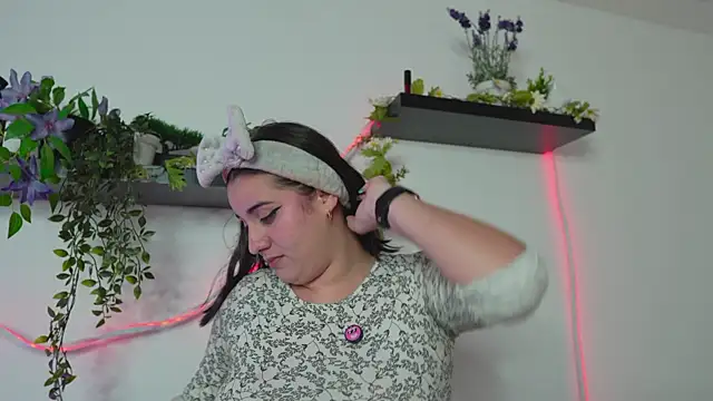 Snapshot of Lana_Herondale chatting on 06/04/26, 03:23 Lana Herondale online show from 06/04/26, 03:23