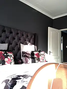 Snapshot of Thick_Shawtyy chatting on 09/18/25, 02:30 Thick Shawtyy online show from 09/18/25, 02:30