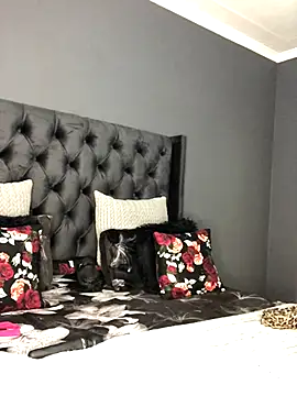 Snapshot of Thick_Shawtyy chatting on 10/03/25, 03:20 Thick Shawtyy online show from 10/03/25, 03:20