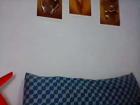 nhayasquirt online show from 10/14/25, 10:21