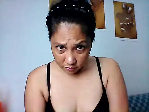 nhayasquirt online show from 10/15/25, 10:32