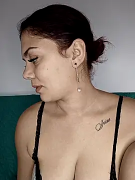 LadyNora online show from 12/19/25, 12:12