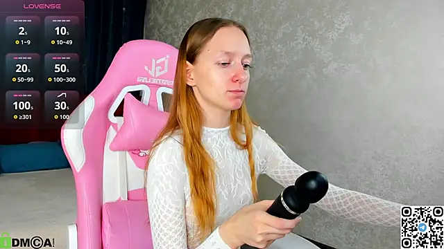 Mia E1fie online show from 11/08/25, 09:20