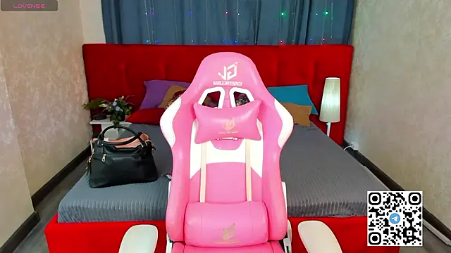 Mia E1fie online show from 02/08/26, 01:09