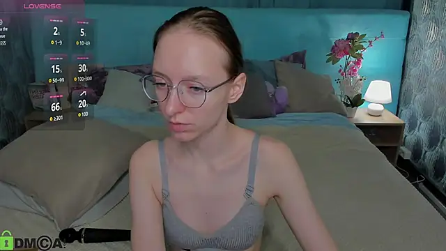 Mia E1fie online show from 03/27/26, 11:59