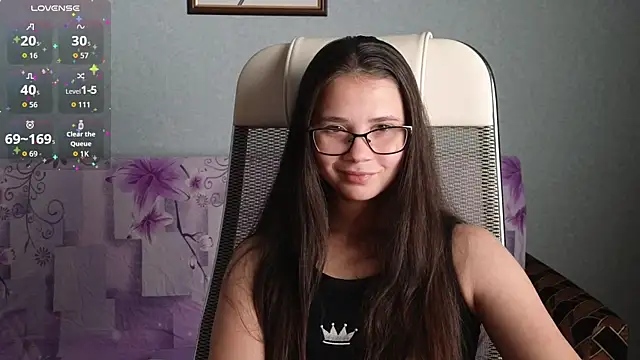 LuciaSenual online show from 10/17/25, 03:47