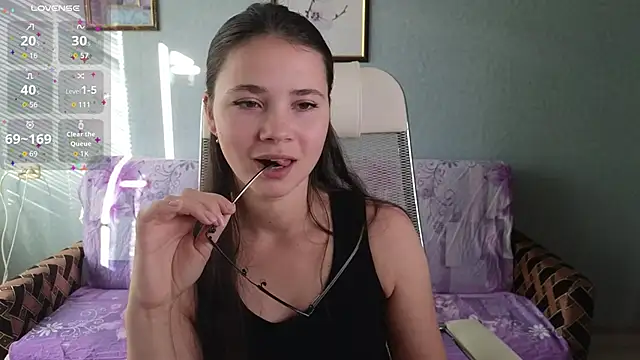 LuciaSenual online show from 10/21/25, 12:06