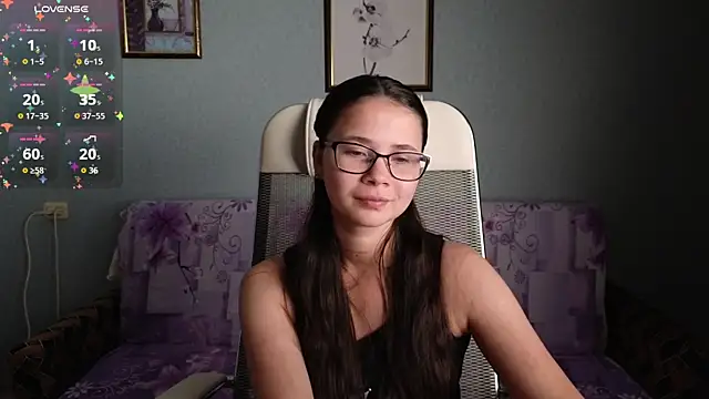 LuciaSenual online show from 10/23/25, 03:11