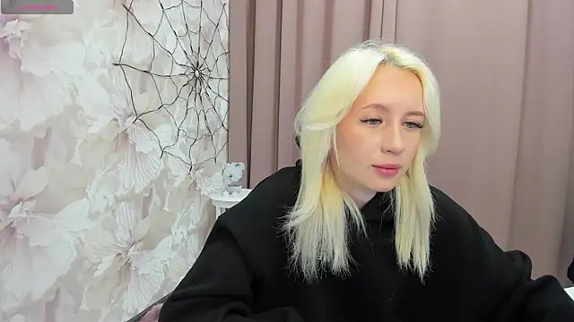 cute luucy online show from 11/03/25, 02:46