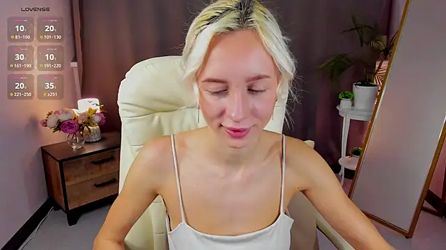 cute luucy online show from 02/03/26, 03:37