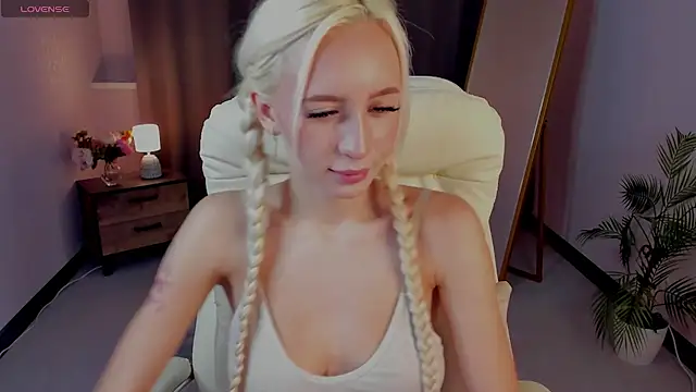 cute luucy online show from 02/28/26, 04:02