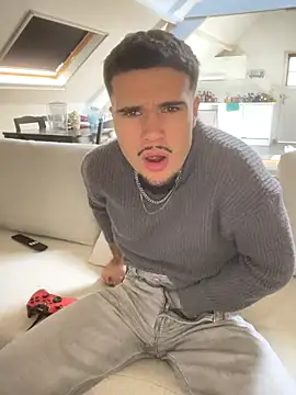 Snapshot of los_freaky chatting on 09/26/25, 02:10 los freaky online show from 09/26/25, 02:10