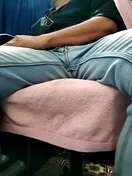 sexy boy hot lund online show from 04/11/26, 09:35