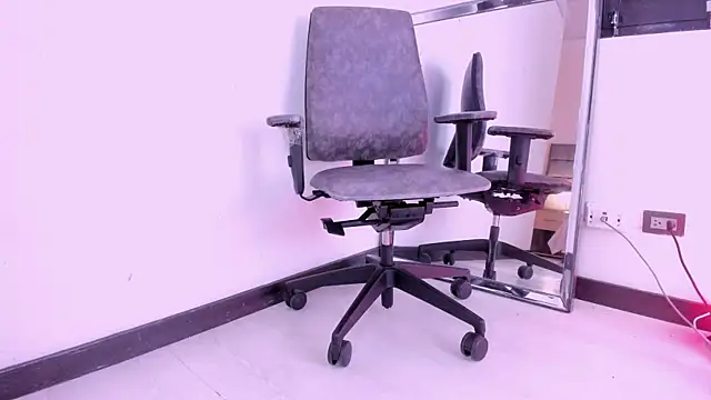 Maia 520 online show from 03/26/26, 06:57