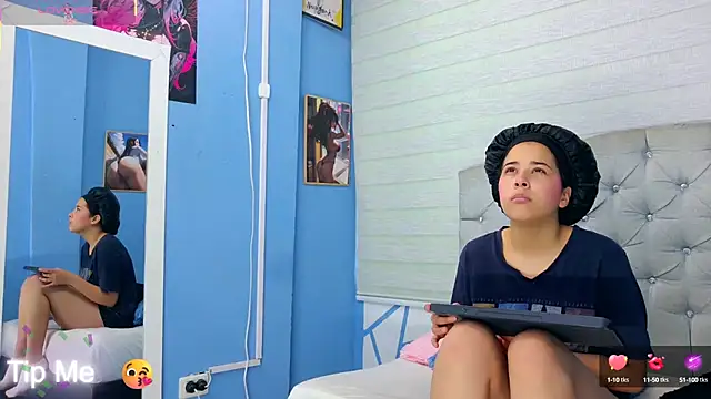 Snapshot of Emily_J18 chatting on 09/10/25, 02:28 Emily J18 online show from 09/10/25, 02:28