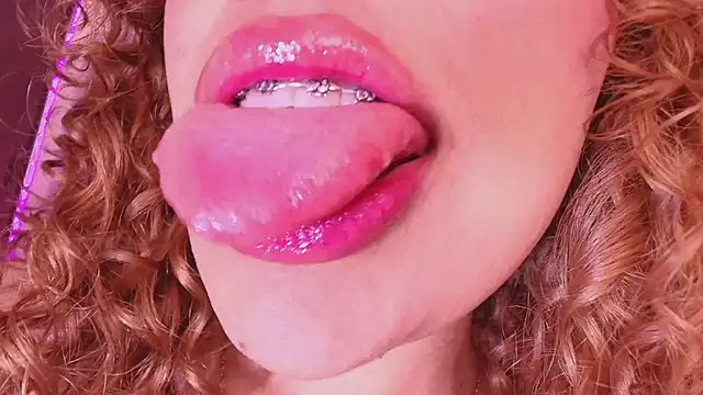 megansan  online show from 06/19/26, 10:41
