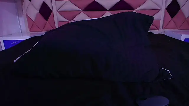 valecastro  online show from 09/25/25, 07:17