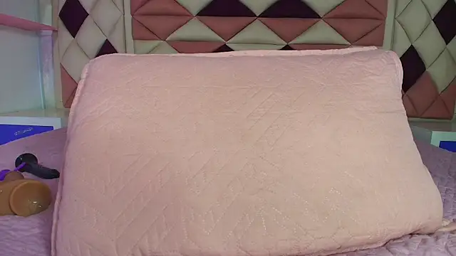 valecastro  online show from 10/03/25, 07:11