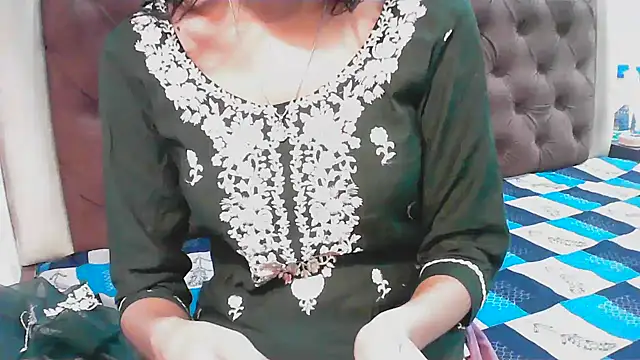 elize   online show from 11/02/25, 02:36