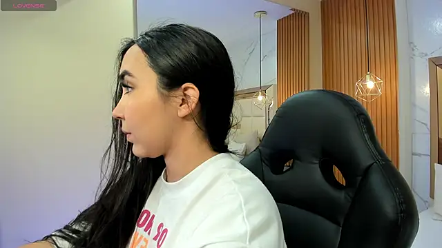 julieta rosee online show from 01/13/26, 09:53