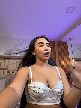 julieta rosee online show from 04/17/26, 10:46