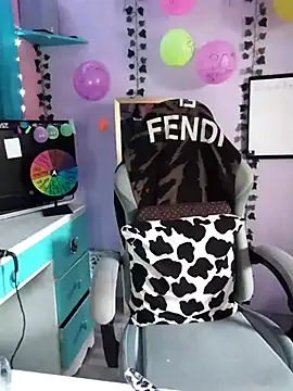 Purple2StayThnxx online show from 10/05/25, 08:29