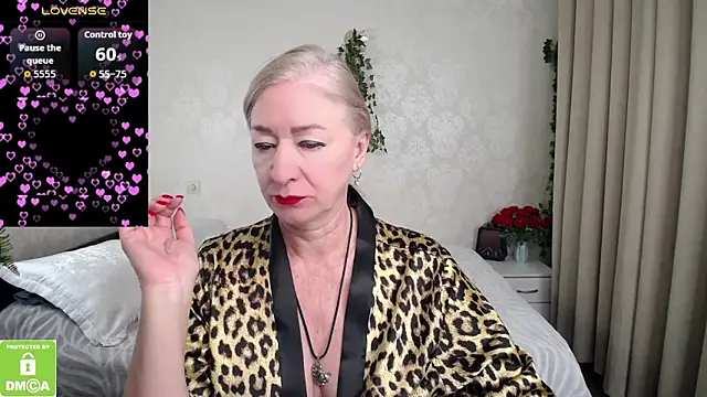 hunters woman online show from 02/17/26, 05:15