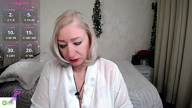 hunters woman online show from 05/07/26, 07:30