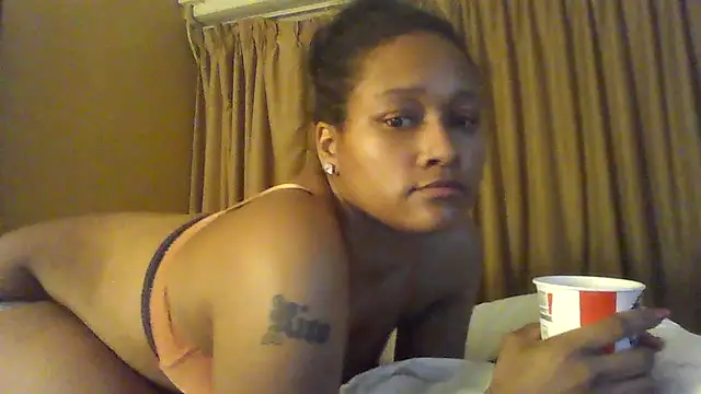 Snapshot of finalfantasylust2 chatting on 11/22/25, 11:15 finalfantasylust2 online show from 11/22/25, 11:15