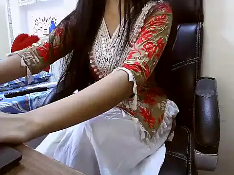 Snapshot of Simranjeet_kaur26 chatting on 07/17/26, 02:13 Simranjeet kaur26 online show from 07/17/26, 02:13