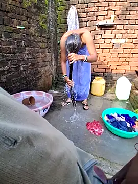 Snapshot of RAYI_Queen_3 chatting on 10/06/25, 02:53 RAYI Queen 3 online show from 10/06/25, 02:53