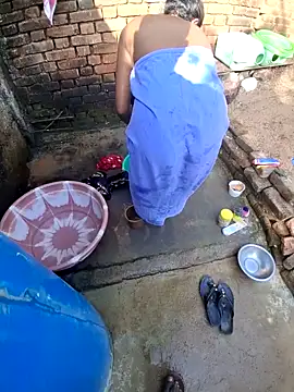 Snapshot of RAYI_Queen_3 chatting on 10/11/25, 02:44 RAYI Queen 3 online show from 10/11/25, 02:44