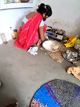 Snapshot of RAYI_Queen_3 chatting on 10/27/25, 03:10 RAYI Queen 3 online show from 10/27/25, 03:10