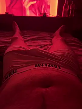 Snapshot of naughtycoupl98 chatting on 02/15/26, 01:02 naughtycoupl98 online show from 02/15/26, 01:02