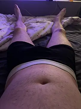 Snapshot of naughtycoupl98 chatting on 04/12/26, 01:21 naughtycoupl98 online show from 04/12/26, 01:21