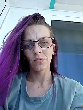 Snapshot of amymatthews92 chatting on 10/20/25, 05:02 amymatthews92 online show from 10/20/25, 05:02