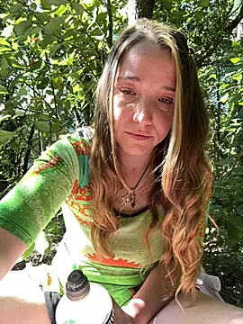 Snapshot of sashapulse chatting on 10/13/25, 07:03 sashapulse online show from 10/13/25, 07:03