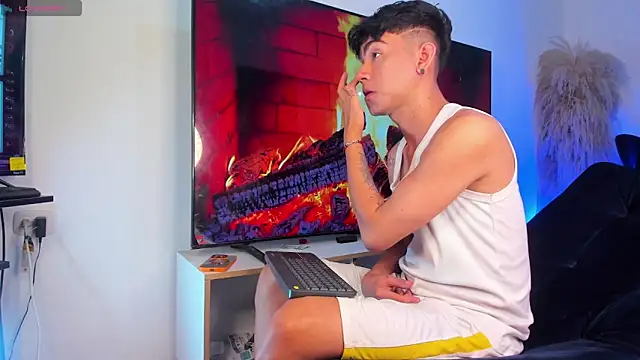 Steven baby69 online show from 10/28/25, 03:10