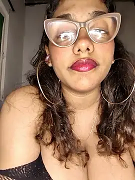 Snapshot of MeliBoobs chatting on 10/07/25, 03:25 MeliBoobs online show from 10/07/25, 03:25