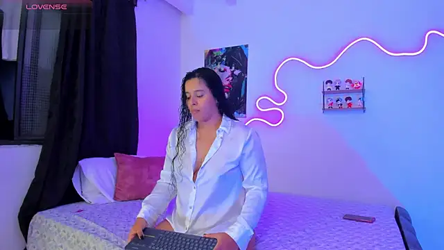 Dilan and Mia online show from 11/07/25, 02:33