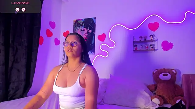 Dilan and Mia online show from 04/08/26, 10:43