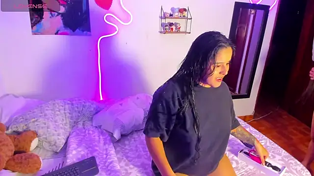 Dilan and Mia online show from 05/08/26, 05:57