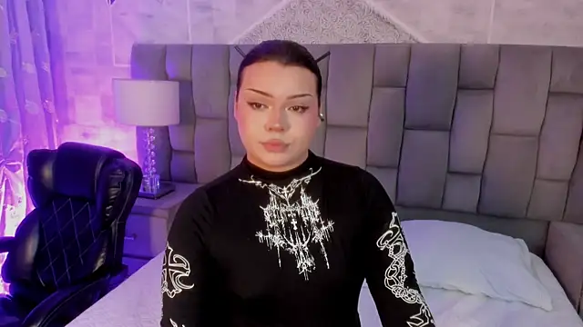 Maxxxine1 online show from 04/19/26, 12:33