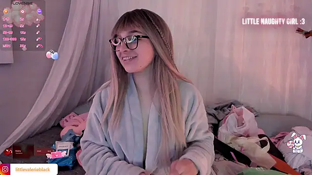 Snapshot of Aurora_blaack chatting on 11/19/25, 04:12 Aurora blaack online show from 11/19/25, 04:12