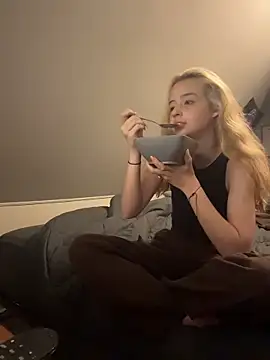 SeccySerena online show from 05/30/26, 04:15