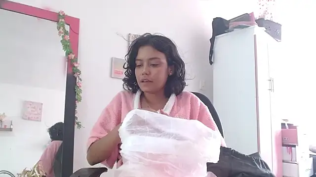 TamaraMera online show from 10/31/25, 02:29