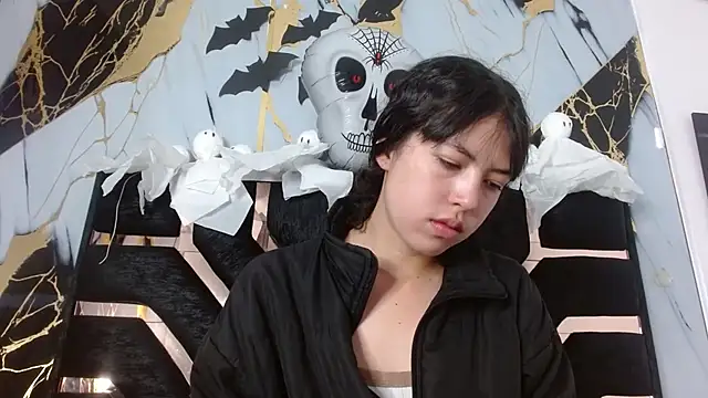 malejahotcs01 online show from 10/28/25, 12:09