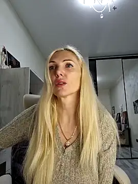 Monna online show from 12/04/25, 02:37